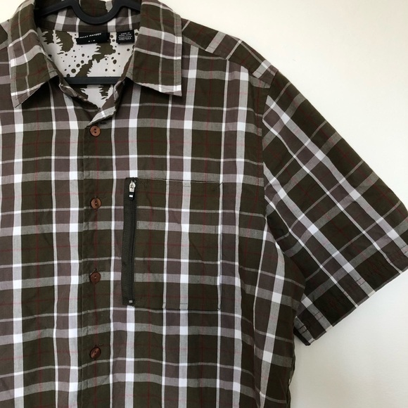 𝅺Helly Hansen Plaid Button Down Short Sleeve Shirt - Picture 3 of 12